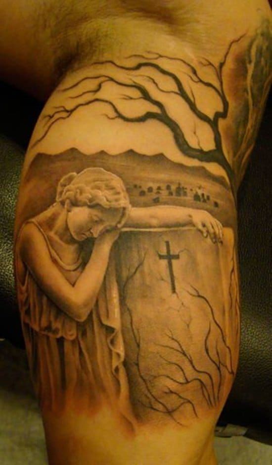 As estátuas protetoras das lápides sempre são ótimas pedidas para uma tatuagem