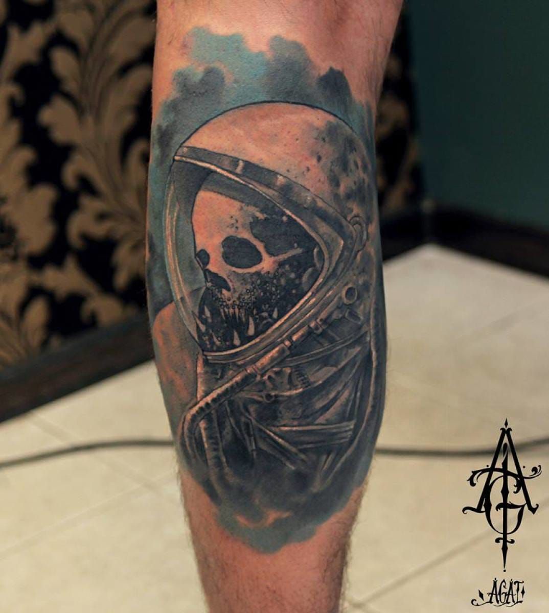 Hand poked astronaut helmet tattoo  Tattoogridnet