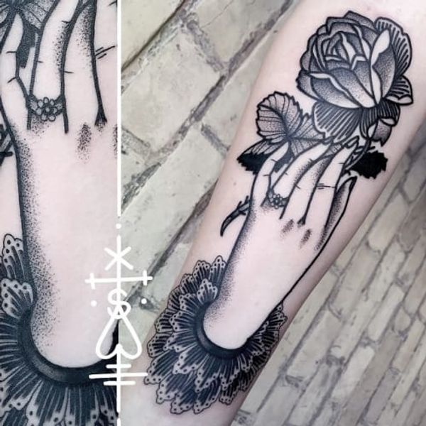 30 Exquisite Tattoos Of Hands