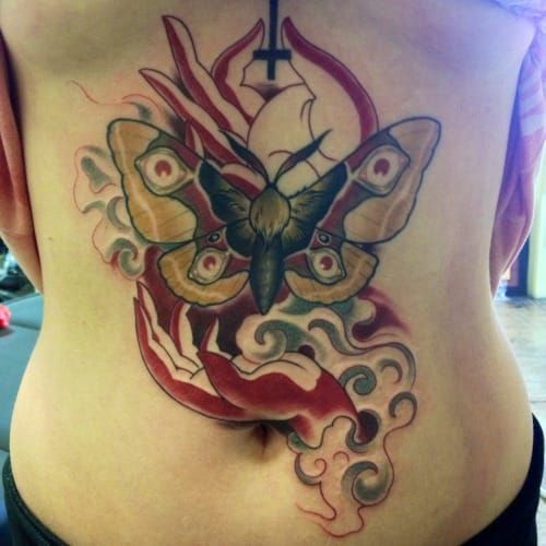 Stomach tattoo of sktea/Tumblr