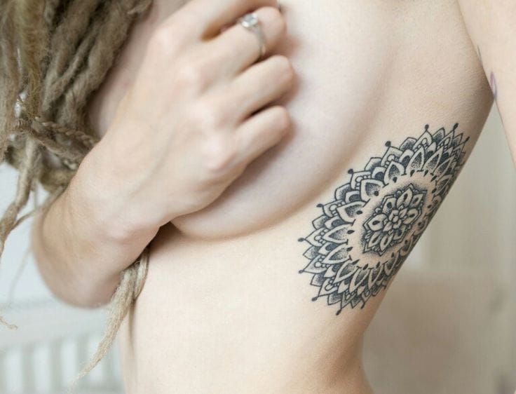 22 Lovely Sideboob Tattoos Winning No Bra Days • Tattoodo
