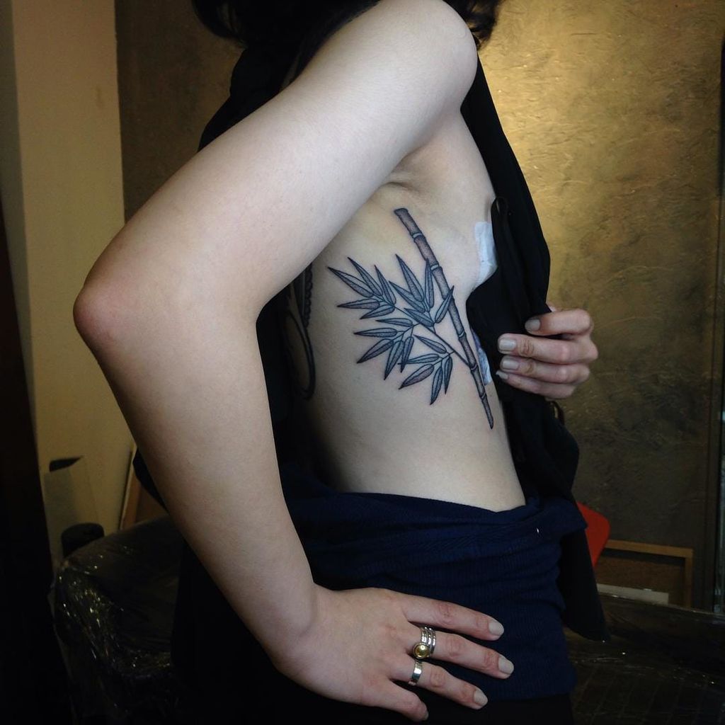 Bamboo sideboob by Paul Stillen