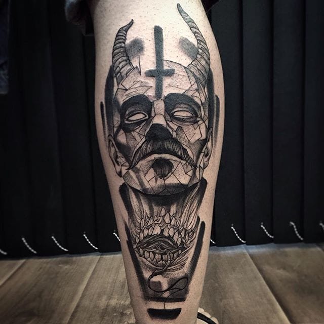 Excellent Blackwork tattoo by Fredao Oliveira #blackwork #blckwrk #linework #shading #abstract #sketchstyle #portrait #occult #dark #FredaoOliveira