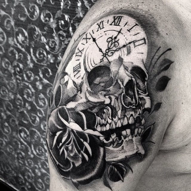 Skull Clock tattoo by Fredao Oliveira #blackwork #blckwrk #linework #shading #abstract #sketchstyle #skull #clock #time #rose #FredaoOliveira
