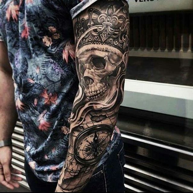 king skull tattoo designs