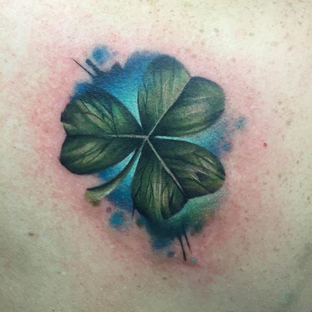 Aggregate 124+ four leaf clover tattoo best