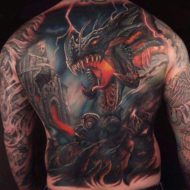 Quem curte ai umas histórias tipo Game Of Thrones? Vai se amarrar nessa tatuagem de Luka Lajoie!