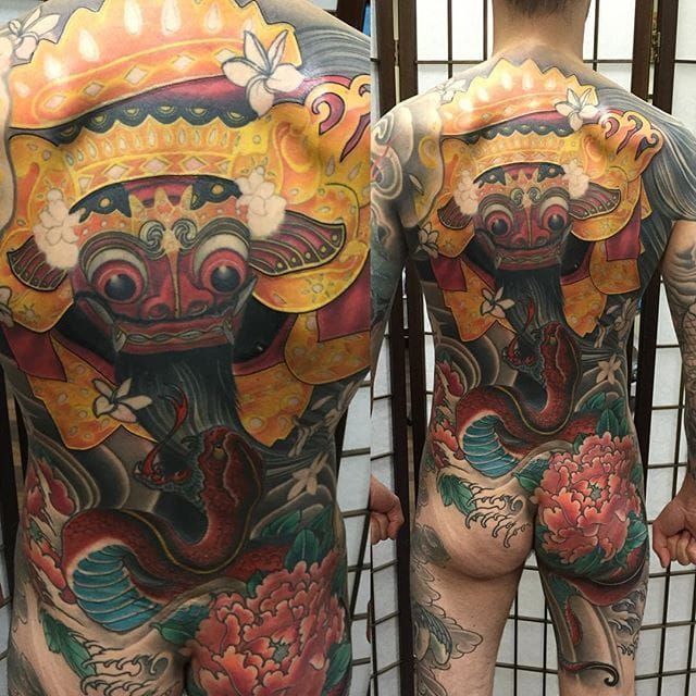 Terrific backpiece by Sándor Jordan...