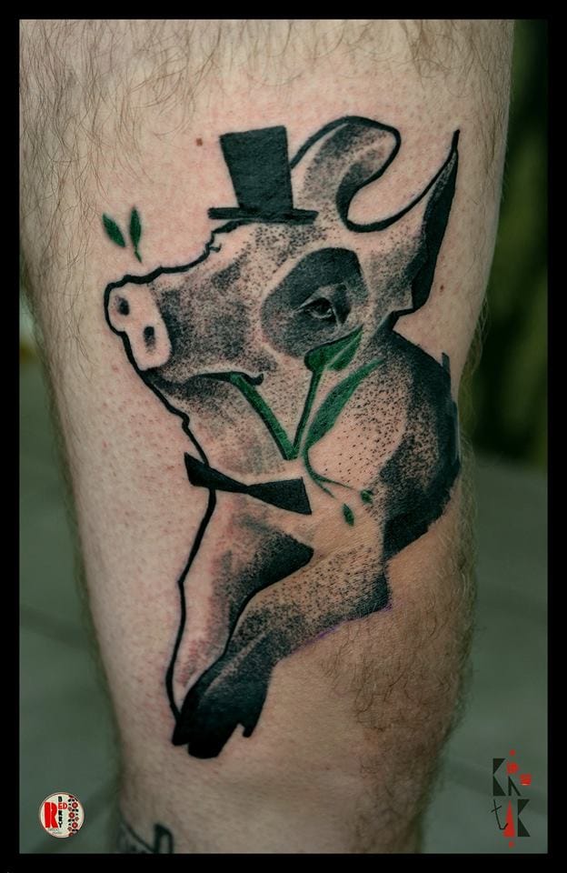 Dapper pig by Katarzyna Krutak.