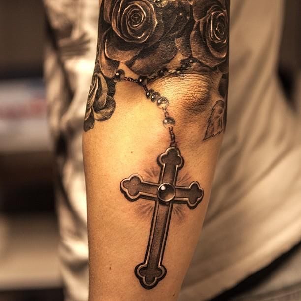 57 Impressive Rosary Wrist Tattoos Design