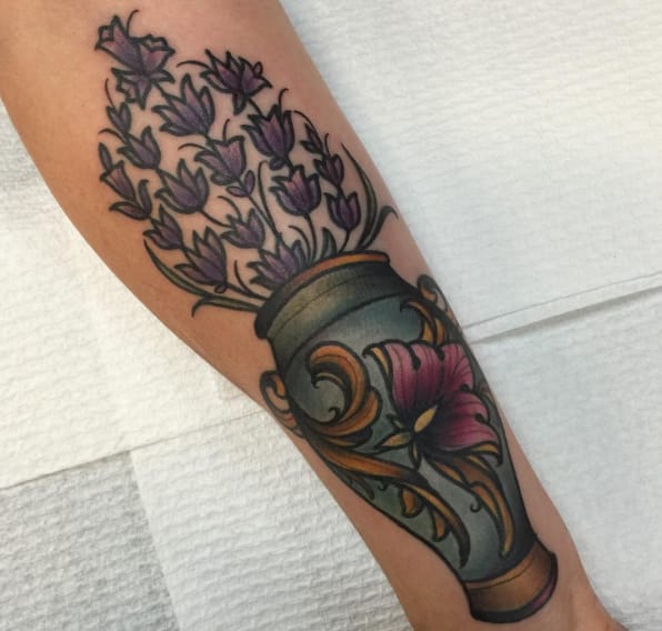 Bright neo-traditional tattoo by @_faeros_ (photo credit Instagram).