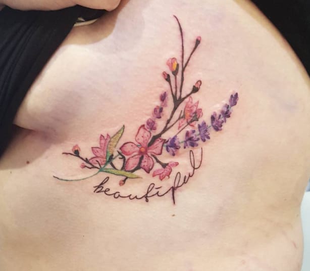 Delicate and cute tattoo by @maddison_theexperience_darcey (photo credit Instagram).