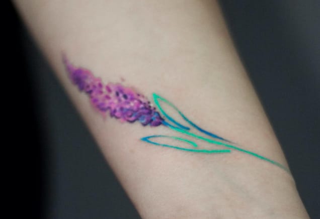 Loving the neon colours in this tattoo by @magdalena_bujak (photo credit Instagram).