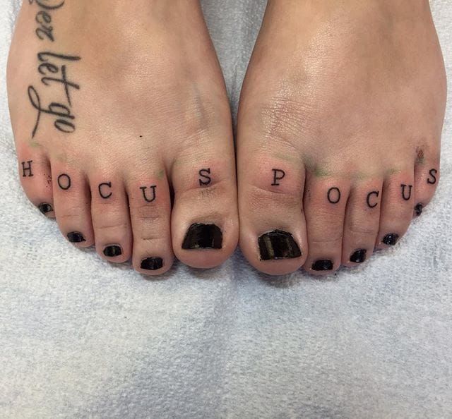 toe knuckle tattoos