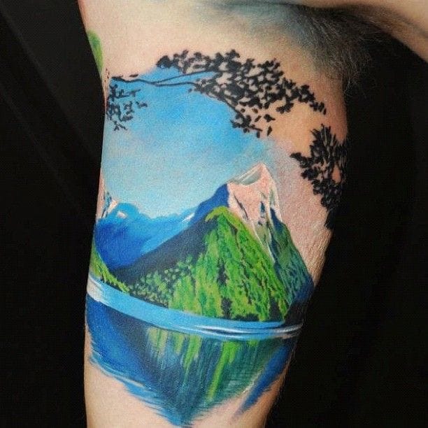 It would be so refreshing to get ride a boat here. Tattoo by Pepa