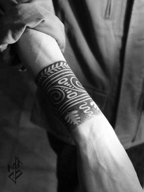 Wrist tattoo by Mico Goldobin #wrist #blackwork
