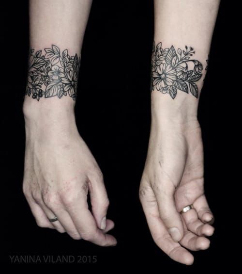 Wrist tattoos for women by Yanina Viland #flower #wrist #delicate