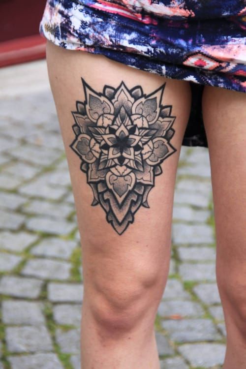 Thigh Tattoo by Da Ne