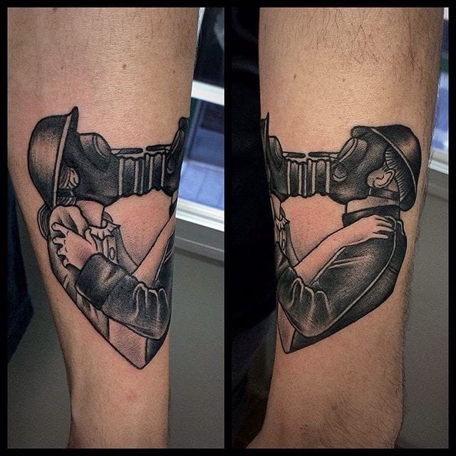 Heart blackwork done at Dida Tattoo Studio #coupletattoo #blackwork #didatattoostudio #gasmask