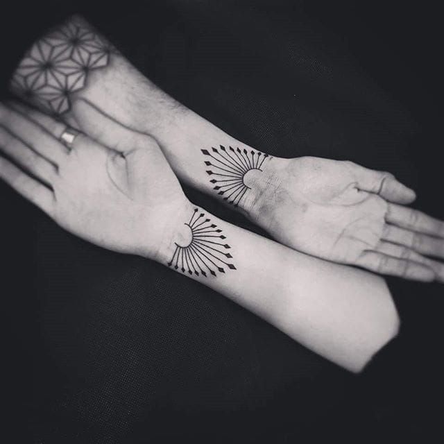Matching geometric tattoos by Alon Stern #geometric #matching #alonstern