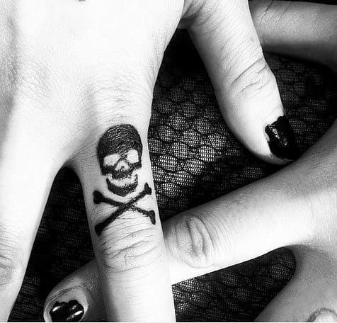 Instagram @bluebirdtattoo