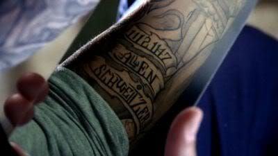 Scofield had hidden clues to his escape inked into his skin, Michael Schofield and his Prison Break tattoo #prisonbreak #michaelschofield