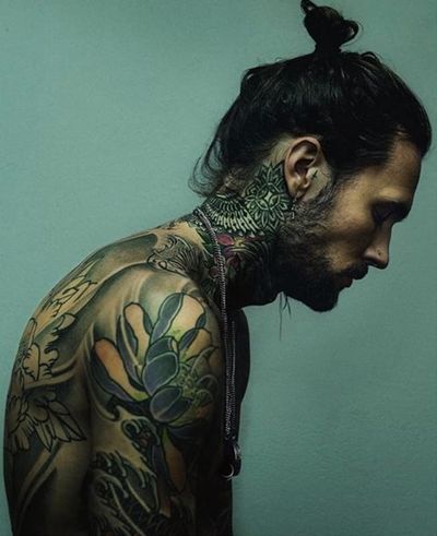 alex minsky neck tattoo
