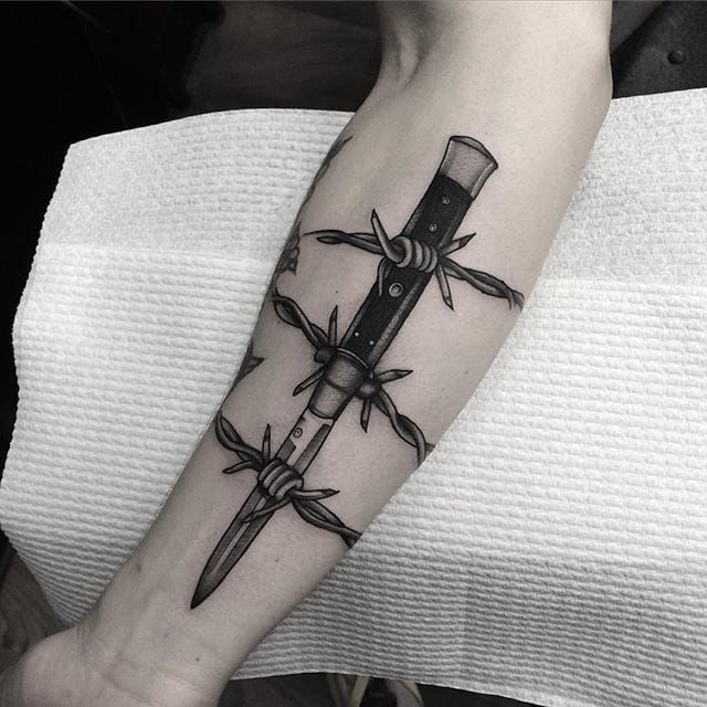 8 Fierce Barbed Wire Tattoos  Tattoodo