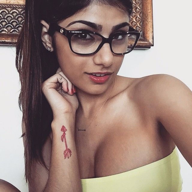 Did Pornstar Mia Khalifa Get a Batman v Superman Tattoo? • Tattoodo