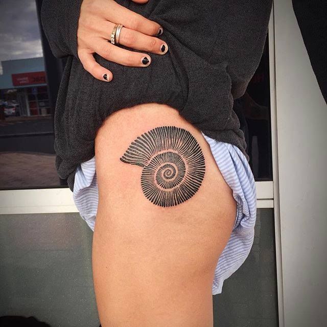 10 Harmonious Ammonite Tattoos • Tattoodo