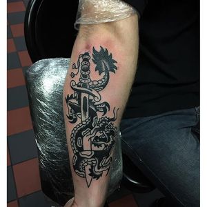 Dragon Tattoo by Sway Tattooer #blackworkdragon #blackwork #AmericanTraditional #traditionalblackwork #SwayTattooer