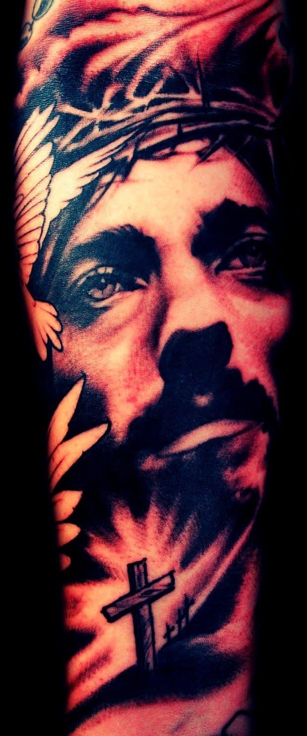 Heavy black works well in this portrait. It's always refreshing to see a skillful rendition of Jesus.