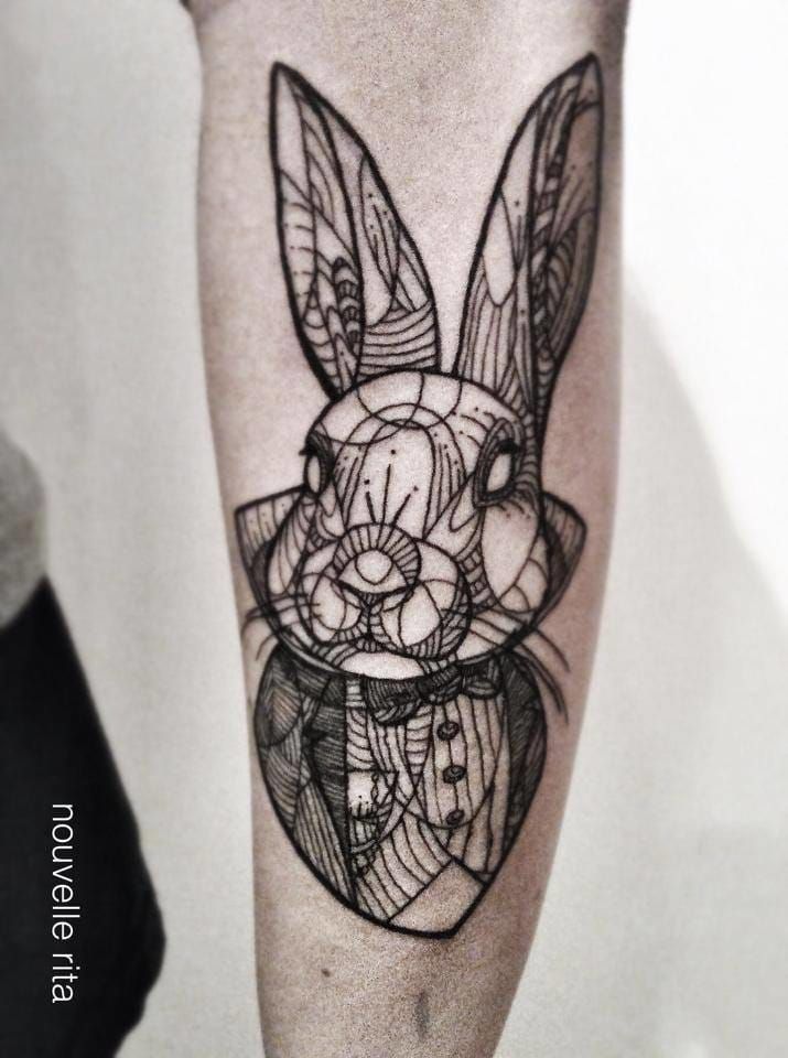 A linework Alice's rabbit by Nouvelle Rita.