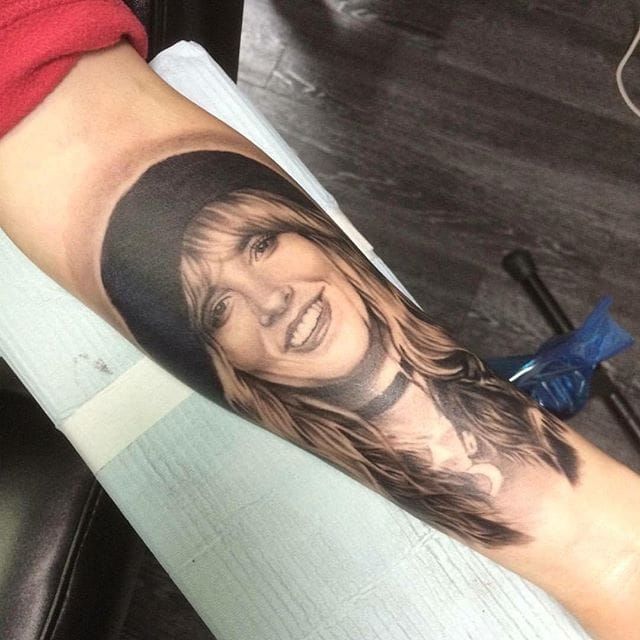 Stevie Nicks  tattoo by goldyz 5h 20 min tatto stevienicks  fleetwoodmac portraittattoo bestsinger detailedtattoo  Instagram