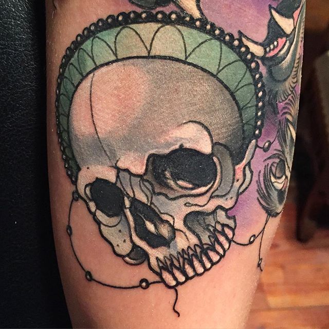 تويتر  Pride N Envy Tattoos على تويتر Recently our Neotrad artist  minaxkate got the incredible opportunity to tattoo a member of her  favorite band and this awesome dislocated skull is the