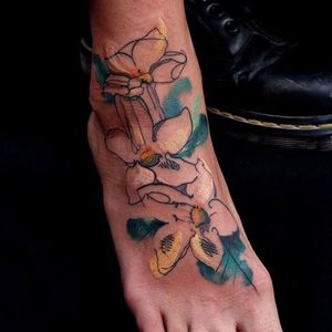 Illustrative jasmine flowers by La Malafede Tattoo. #illustrative #sketchy #flower #jasmine #jasmineflower #LaMalafedeTattoo