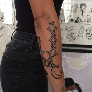 Louis Vuitton chain tattoo #LouisVuitton #LV #chain #blackwork #lettering #Dicky