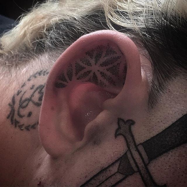 17 Spectacular Ear Tattoo Ideas for the Minimalist and the Daredevil •  Tattoodo
