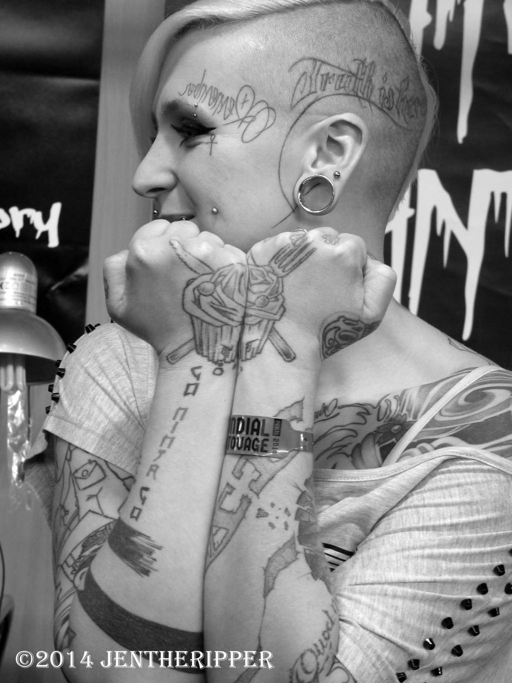 Cupcake girl, Split cupcake tattoo