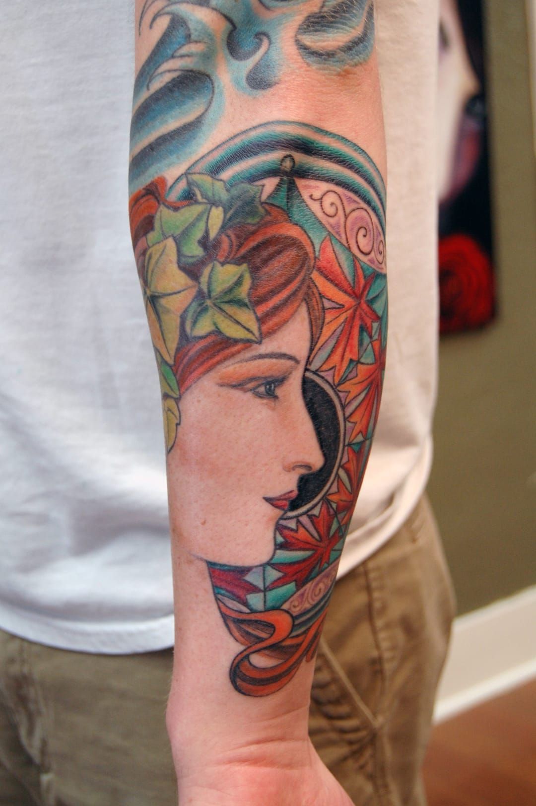 This lovely tattoo is faithful to the Art Nouveau's spirit, by Stéphanie Washburn