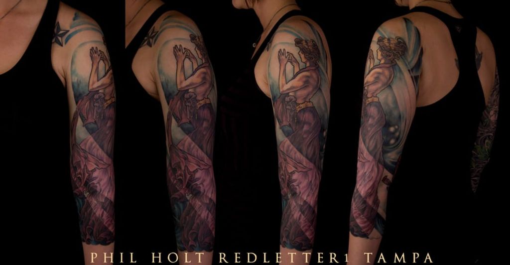 Nice light effects on this piece by Phil Holt.