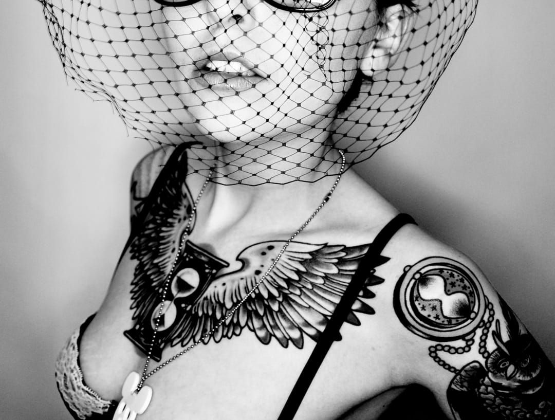 Great winged hourglass on Laura Meekums, shot by Stuart Mitchell.