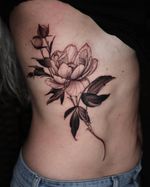 #nyctattooartis #nyc #flowertattoo #peoniastattoo #balckandgreytattoo #neotraditionaltattoo #watercolor