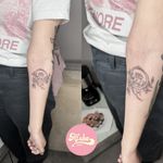 Uroboro 🐍🌺 Done at @blue_tony_toy • #freskatattoo #uroboro #uroborotattoo #bluetonytoytattoo #medioevaltattoo #medioevalmarginalia #firenzetattoo #medioevalmarginaliatattoo