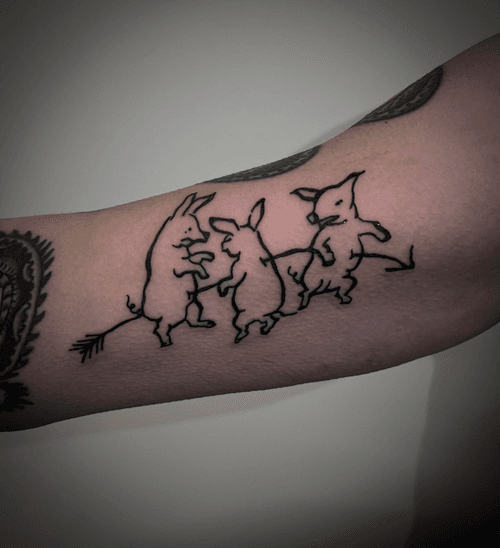 Three Pigs on an Arrow