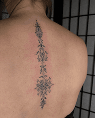 Spine Floral Pattern