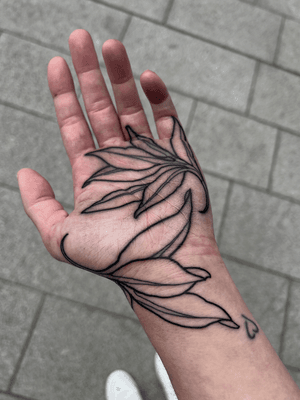 Floral tattoo style