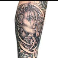 Oldie but goodie more faces please 🙏🏼💕✨ #blackandgreytattoo #chicanoclowngirl #clowngirl #clowngirltattoo #forearm tattoo #rosetattoo #lasvegas #lasvegastattooartist #lasvegastattooshop #revolutiontattooparlor