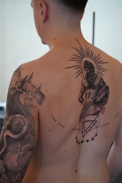 Back piece black and grey fineline concept 