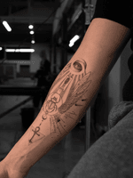 Me and Chad (my client) put a lot of effort in this piece while my guest spot in San Francisco. After consulting I decided to make this piece meaningful personally for Chad, but also symbolic for everyone else who sees it. Trying to make this design “tell you a myth”. Really enjoyed working on this Egyptian mythology inspired Tattoo and looking forward to execute more tattoo projects like this one. Thank you for your trust, Chad! If you want to decorate your body with tattoo that flows through parts of you, feel free to contact me.